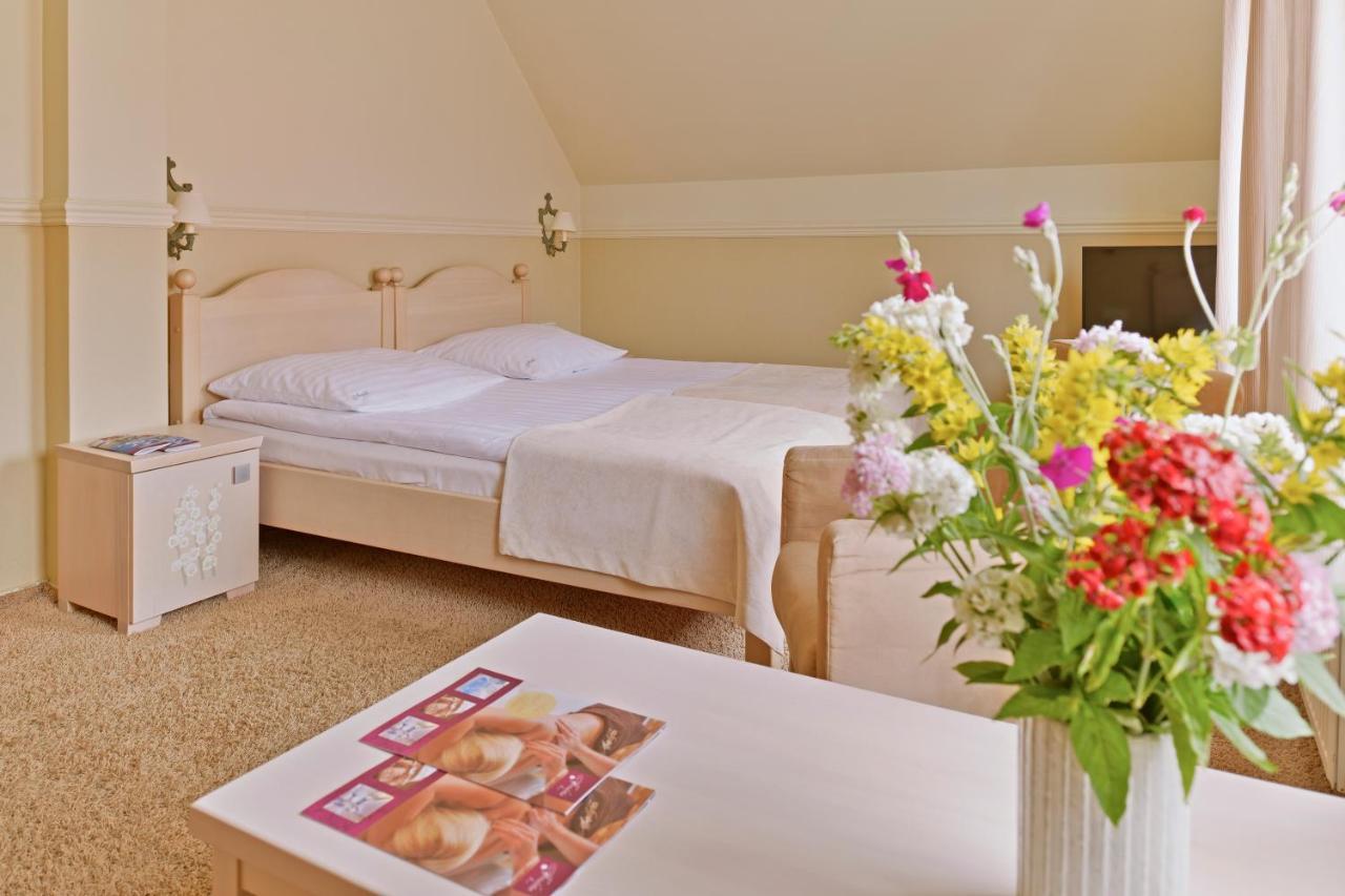 Afrodyta Spa & Wellness Resort オシノ・ルブシュ エクステリア 写真